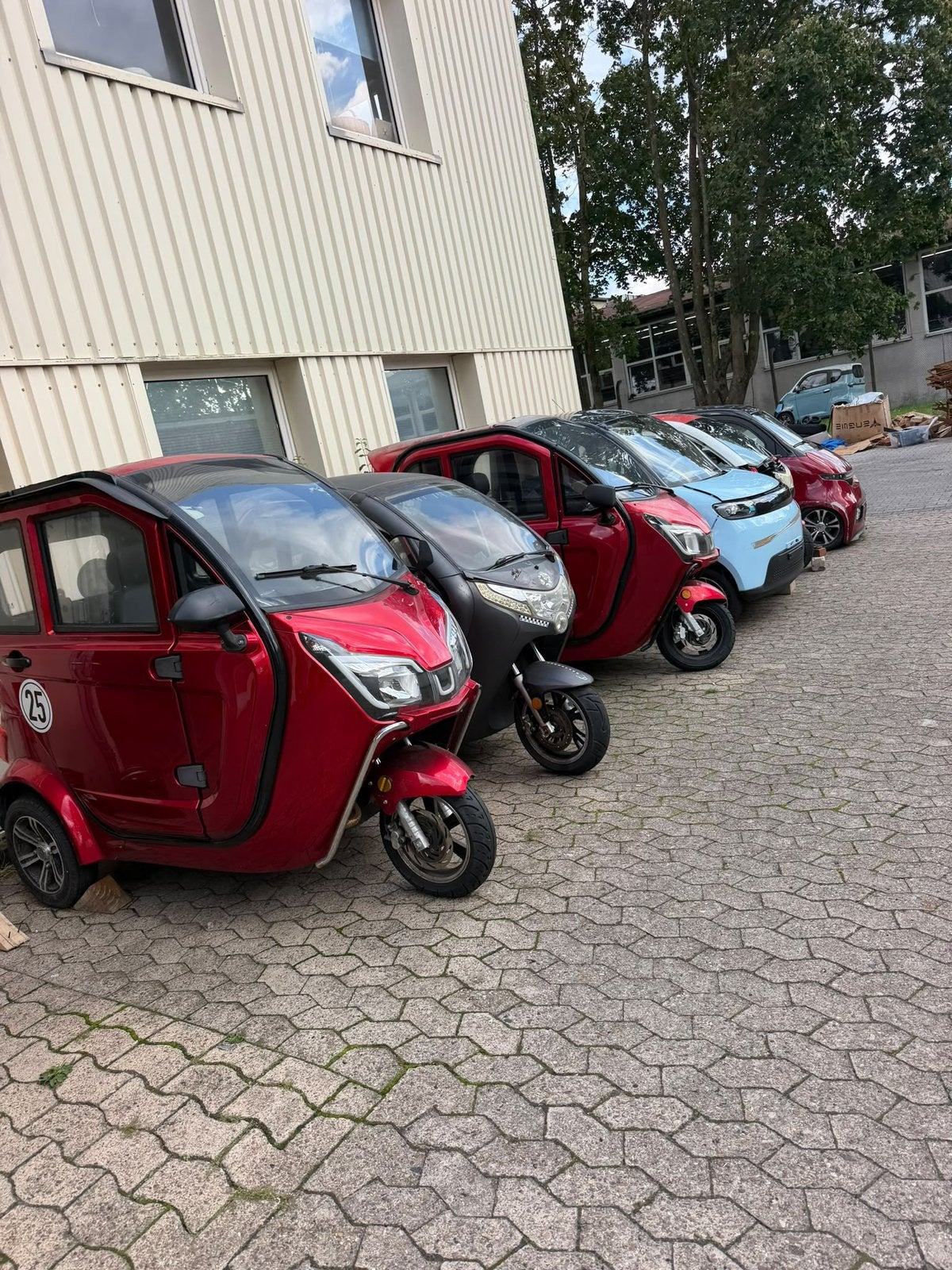 Overdekte scootmobiel 3wieler rood topstaat, Ophalen of Verzenden, 46 km of meer, 16 km/u of meer