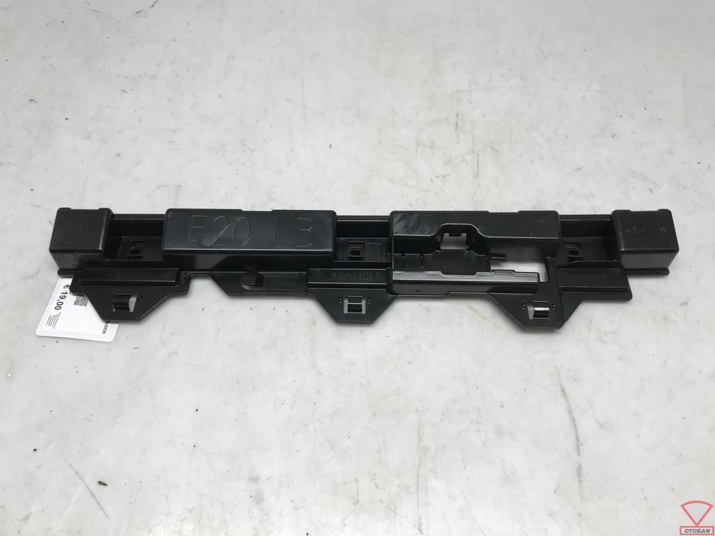 BMW 1 Serie F20 LCI M Side Skirt Houder Links 51777240915, Petuelring 130
80788  Munich, DE, Gebruikt, Info@bmw.de, Links