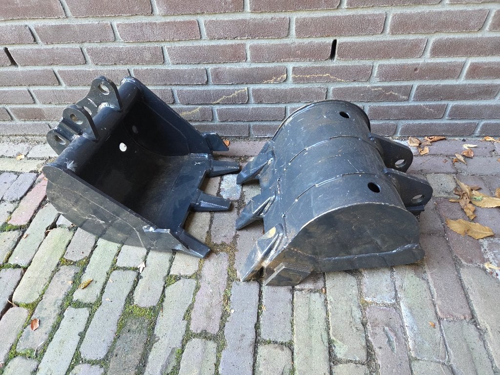 2 x Nieuwe Graafbak minigraver, 35 cm breed, Ophalen, Nieuw