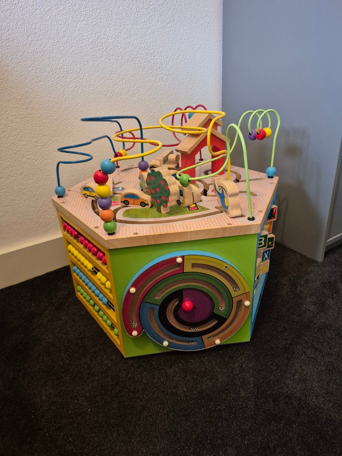 Houten activiteitenkubus met kralen en puzzels, Ophalen, Gebruikt, Overige typen