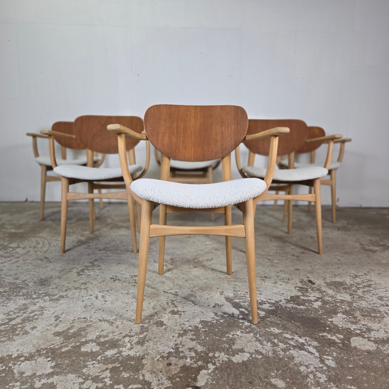 Vintage jaren 60 Deense eetkamerstoel, Bouclé stof, retro, Ophalen, Hout, Overige kleuren, Zo goed als nieuw