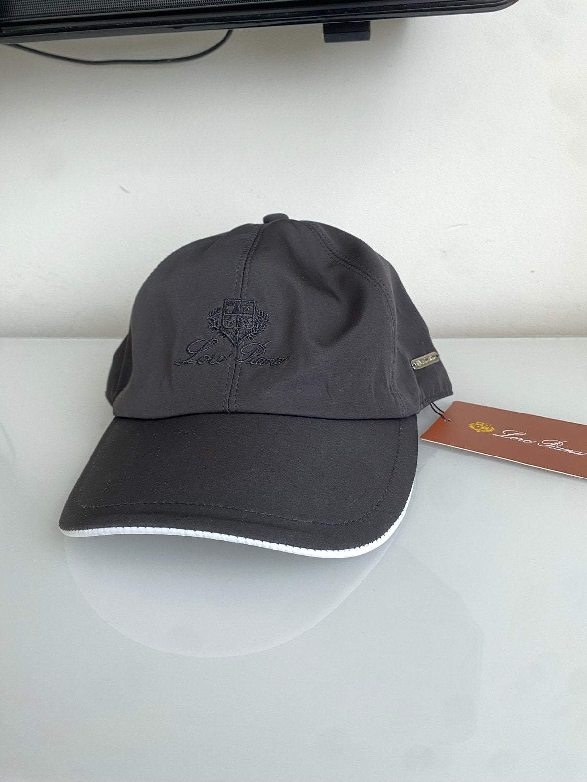 Loro piana pet- Zwart nieuwstaat!, Italy, Nieuw, Pet, Loro piana