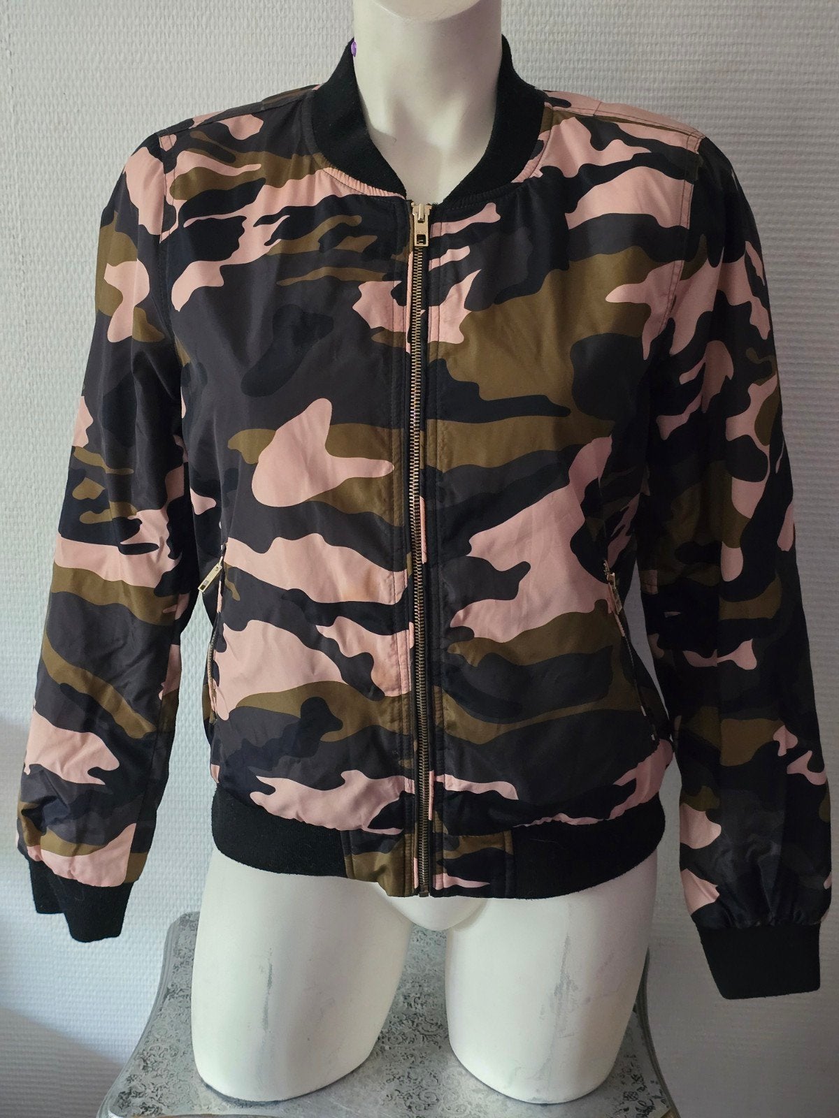 ONLY Bomberjack Camouflage Roze/Groen/Zwart Maat S, Kleding | Dames, Meerkleurig, Ophalen of Verzenden, Maat 36 (S), ONLY