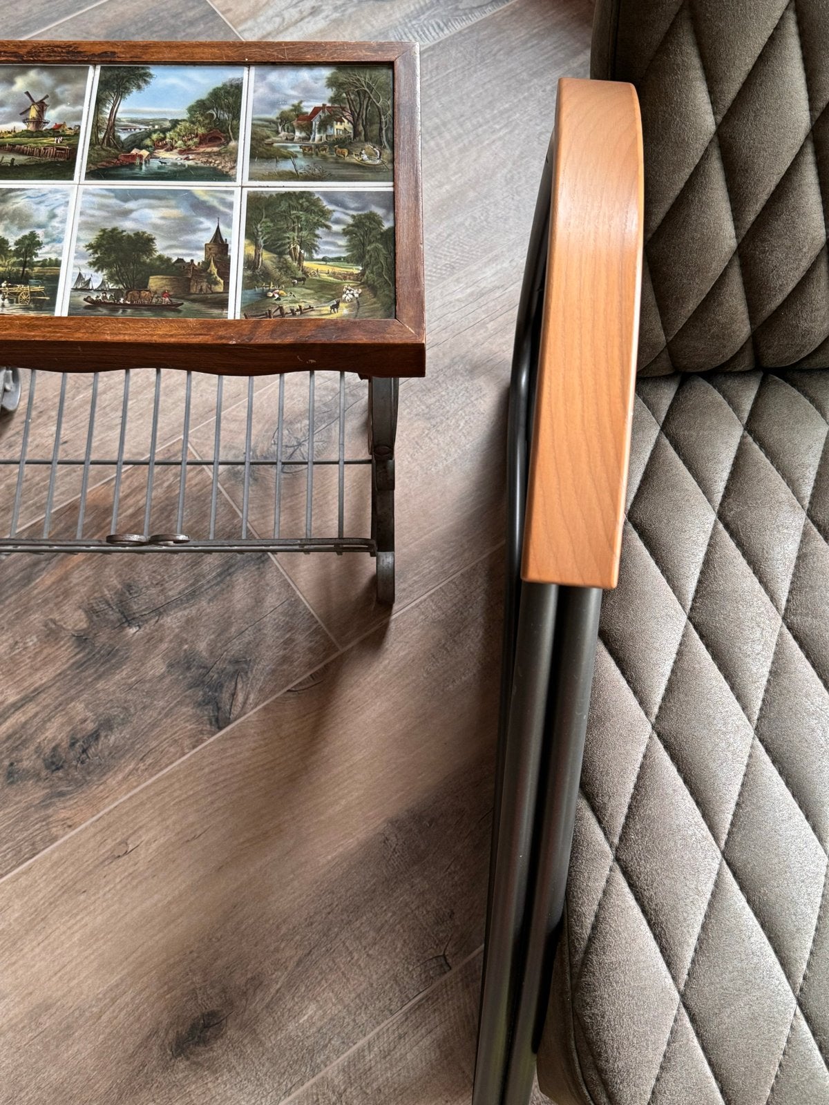 Vintage retro bijzettafel/ krantenbak tegels, Ophalen, Gebruikt, Bruin, Vintage