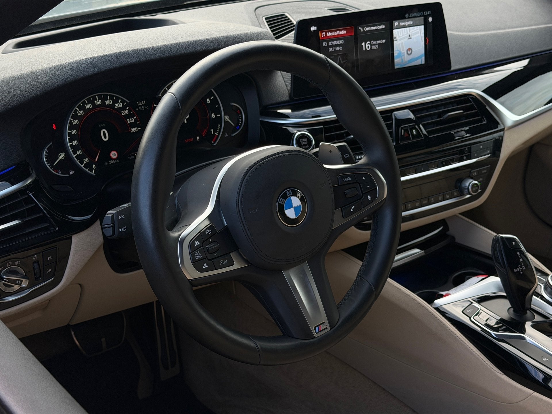 BMW 5-serie Touring 530i High Executive M-Sport ACC HUD PDC, Auto's, BMW, Automaat, 1998 cc, Achterwielaandrijving, Gebruikt