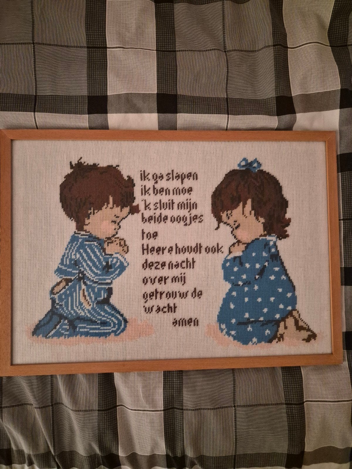 Geborduurd schilderij biddende kindjes, Ophalen, Zo goed als nieuw, 50 tot 75 cm, Overige typen