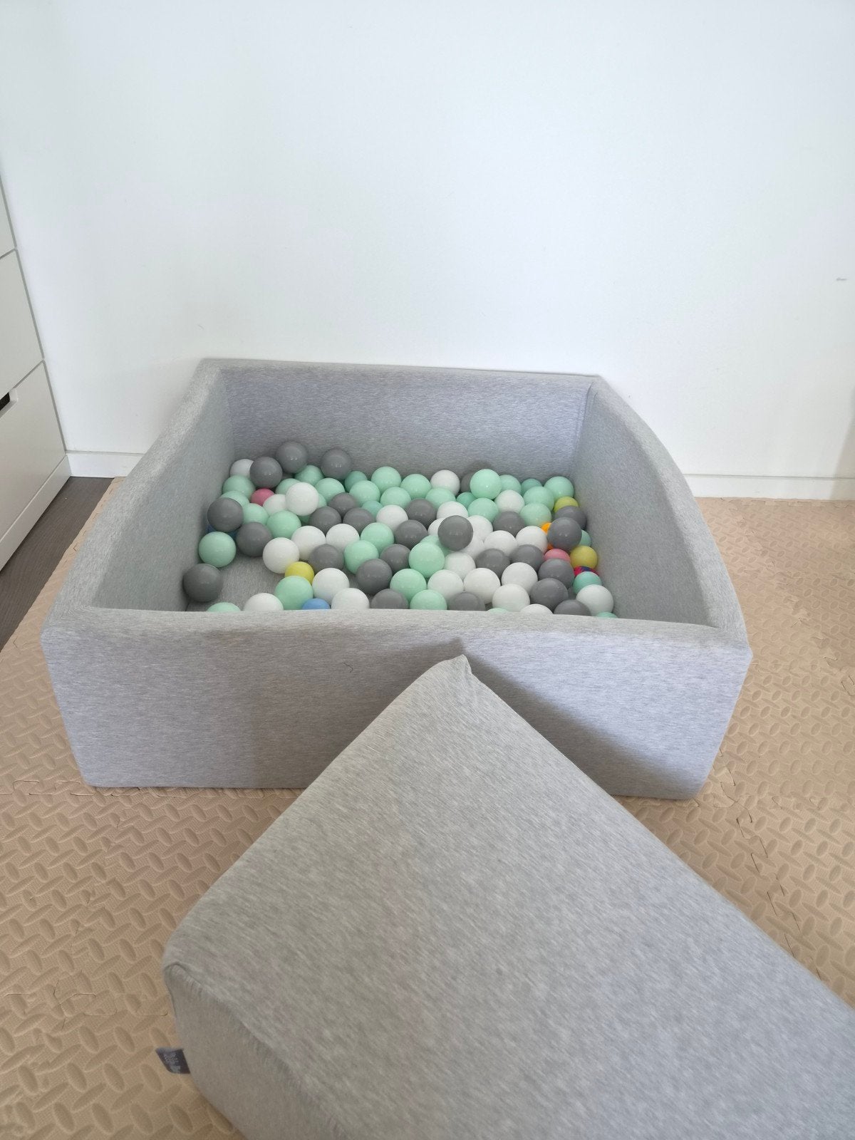 Kiddy Moon ballenbak met ballen en glijbaan, Ophalen of Verzenden, Zo goed als nieuw, Jongen of Meisje