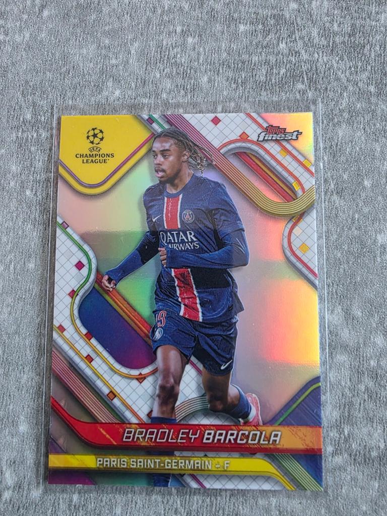 Bradley Barcola Topps Finest Refractor PSG Champions League, Ophalen of Verzenden, Zo goed als nieuw, Buitenlandse clubs, Spelerskaart
