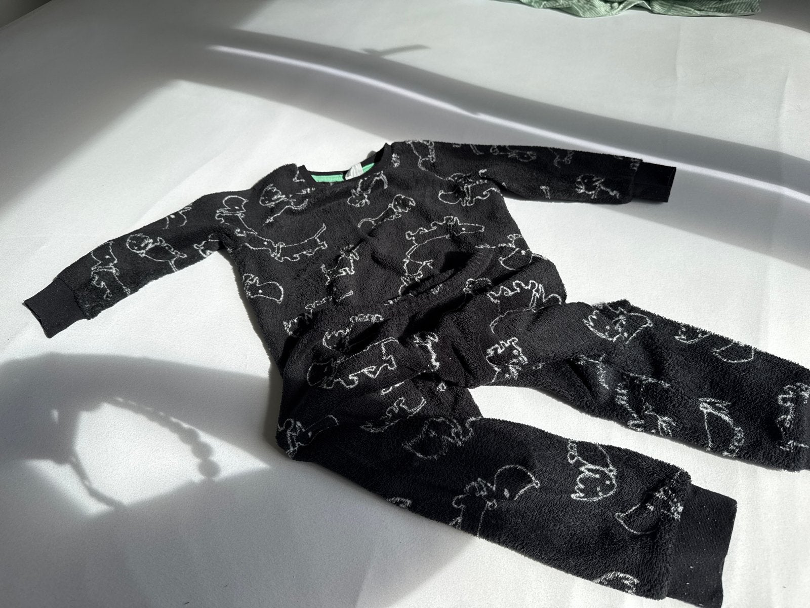 Hema Takkie Zwarte fleece pyjama 98/104, Ophalen of Verzenden, Gebruikt, Jongen of Meisje