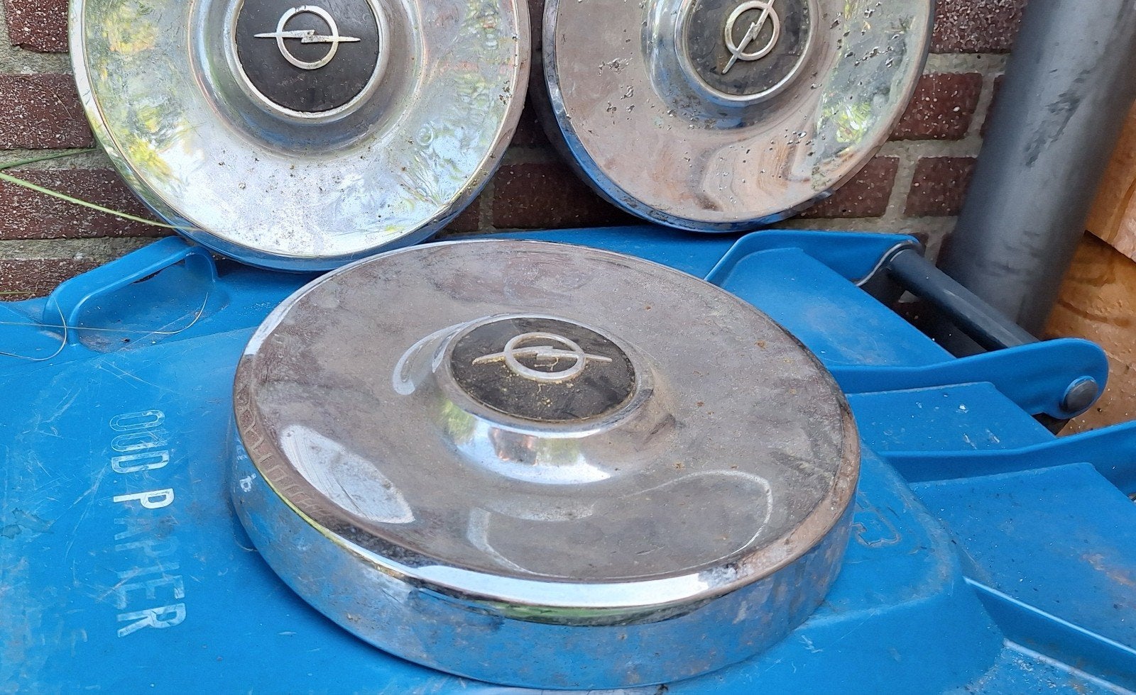 Set van 3 metalen Opel wieldoppen, Ophalen of Verzenden, Gebruikt