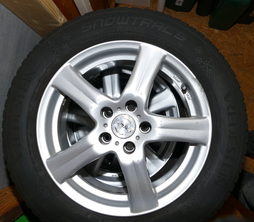 wielen met winterbanden Volvo, Auto-onderdelen, Banden en Velgen, Ophalen, Gebruikt, 16 inch, Banden en Velgen