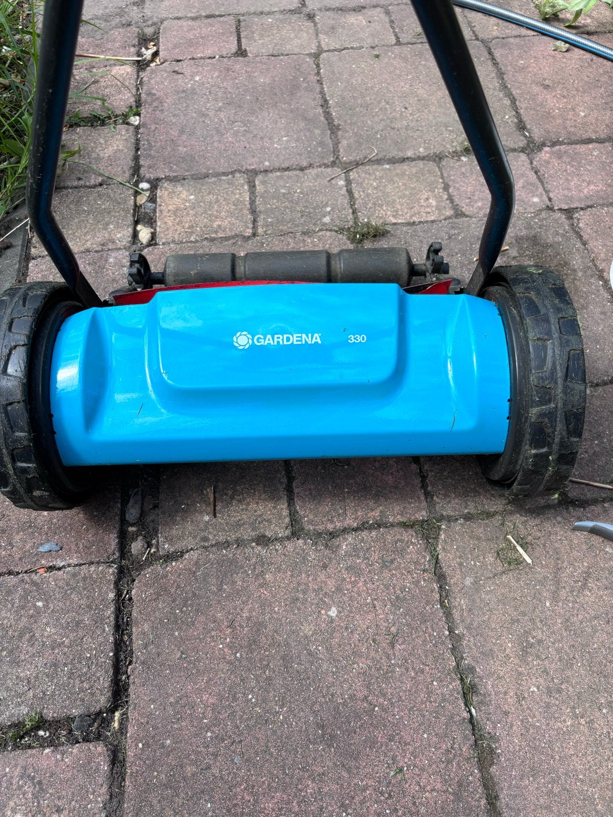 Gardena 330 handgrasmaaier - Zo goed als nieuw, Ophalen, Handgrasmaaier, Zo goed als nieuw, 30 t/m 39 cm