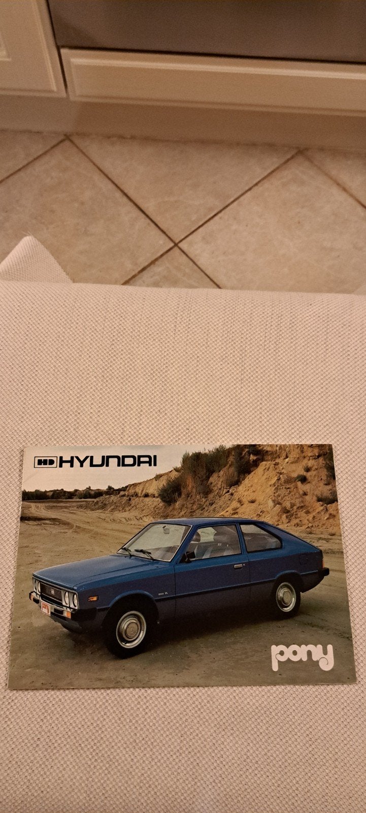 hyundai pony brochure 1980, Ophalen of Verzenden, Zo goed als nieuw, Overige merken