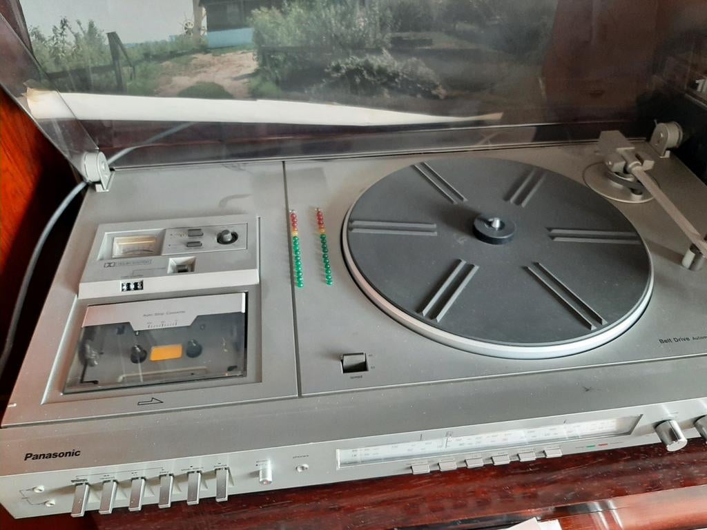 MOOIE VINTAGE PLATENSPELER MET RADIO, CASETTEREC, Ophalen, Overige merken