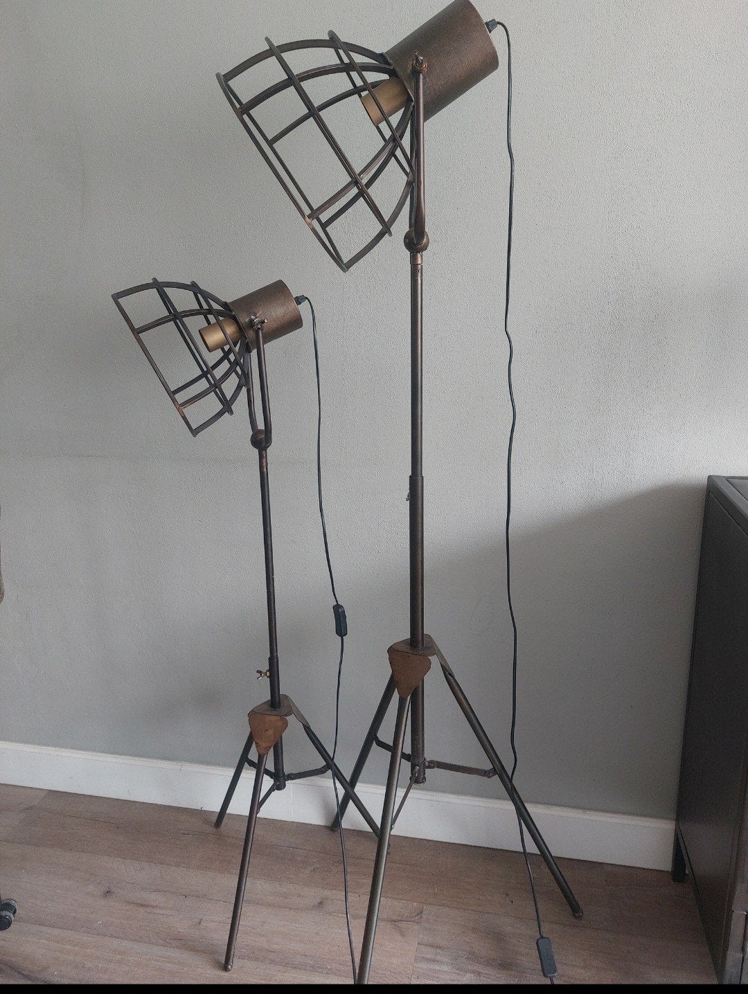 Set van 2 industriële staande lampen - groot en klein, Ophalen, Gebruikt, 100 tot 150 cm, E27 (groot)