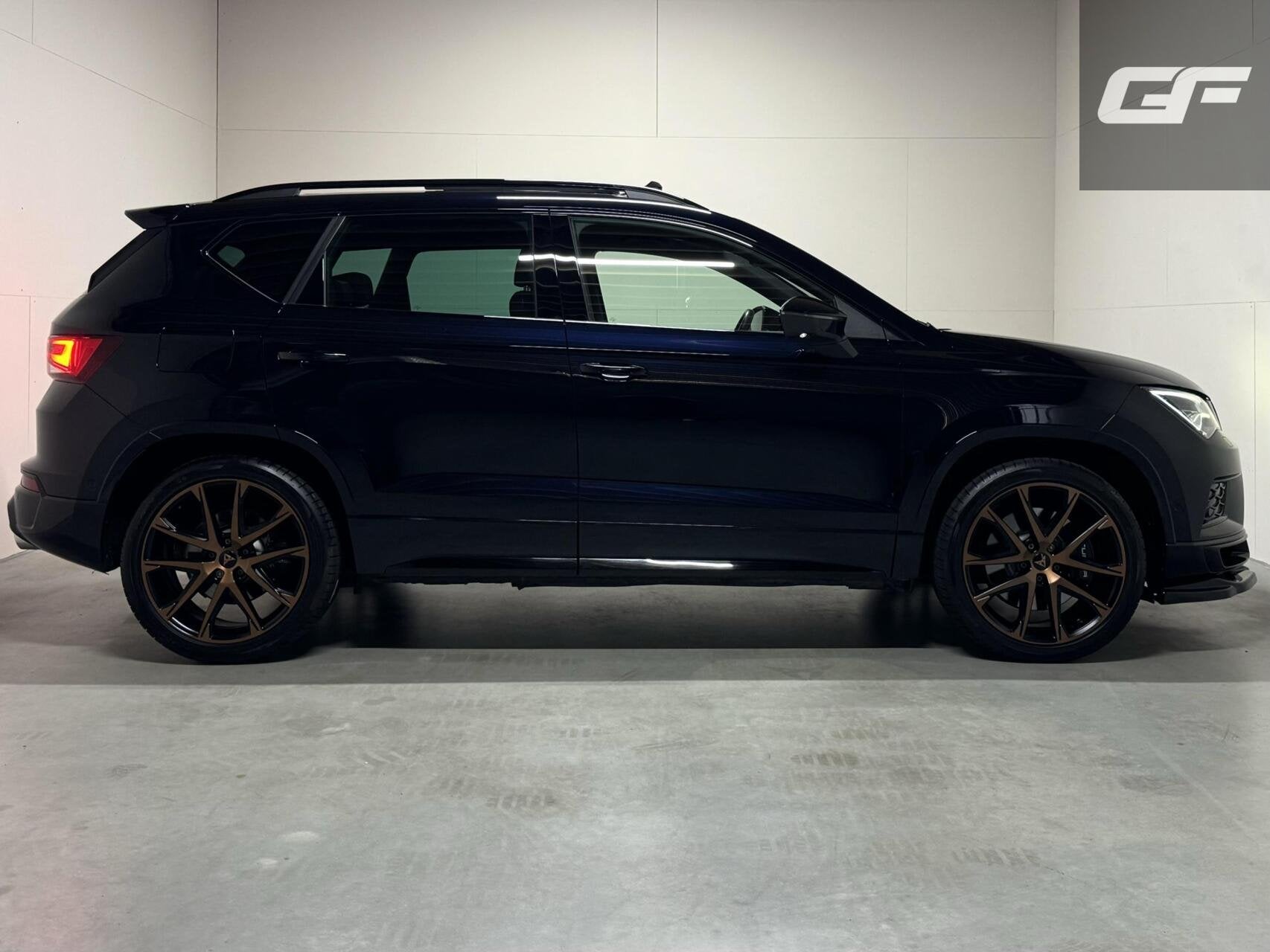 CUPRA Ateca 2.0 TSI 4DRIVE Pano Beats Virtual Camera Carplay, Auto's, Automaat, Dealer onderhouden, Gebruikt, 4 cilinders