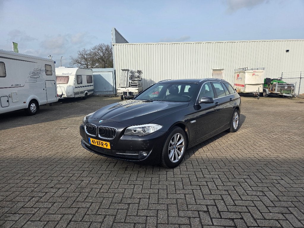BMW 5-Serie 520I 135KW Touring Aut8 2012 Grijs, Euro 5, Zwart, 4 cilinders, 2000 kg