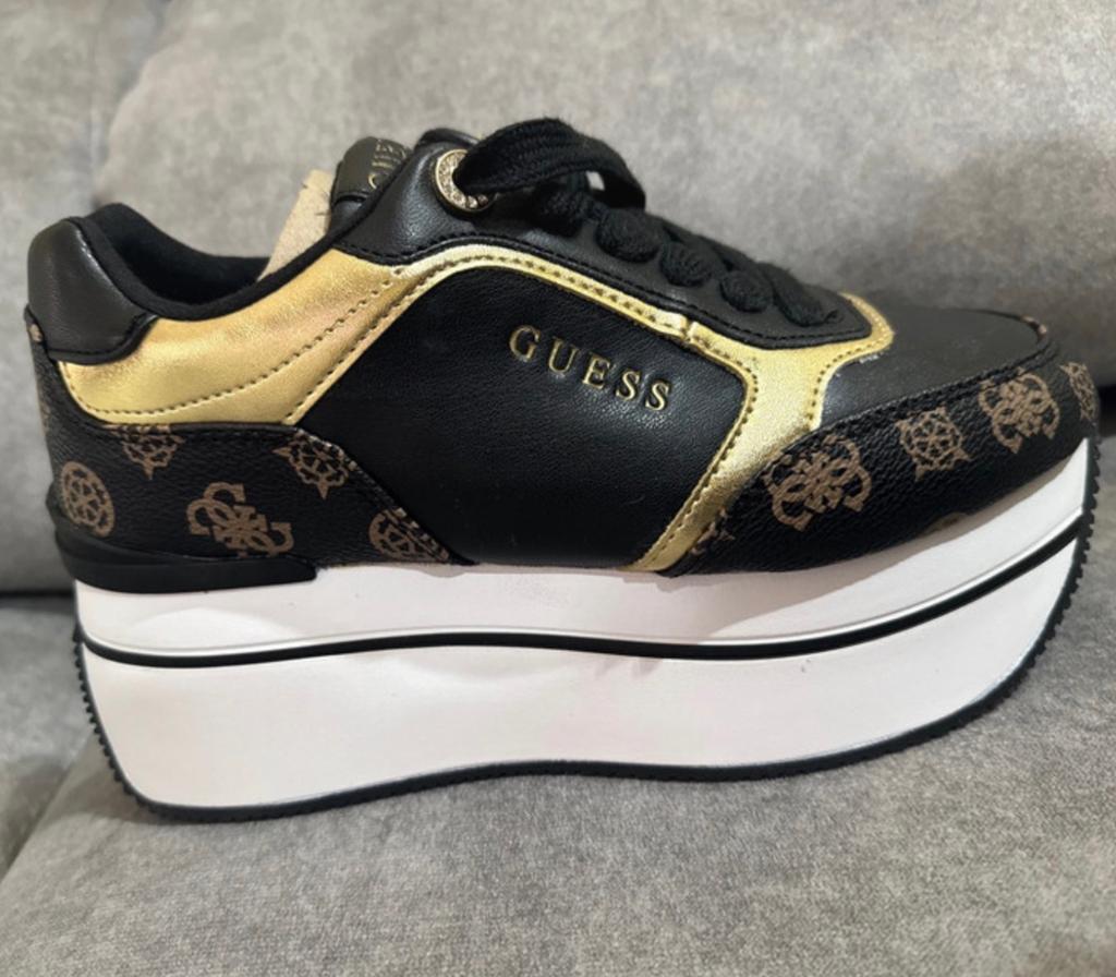 Nieuwe sneakers van Guess maat 37., Zwart, Nieuw, Ophalen of Verzenden, Sneakers of Gympen