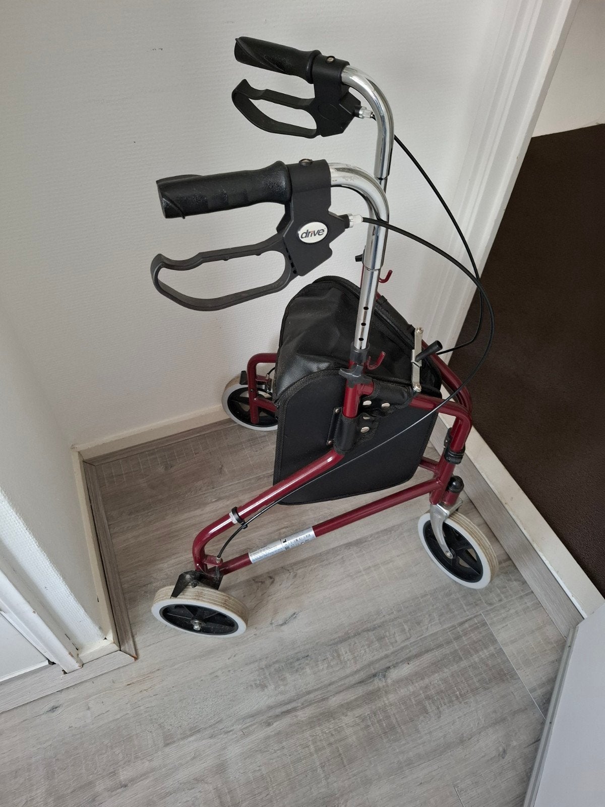 inklapbare 3 poot rollator, Ophalen, Opvouwbaar, Gebruikt
