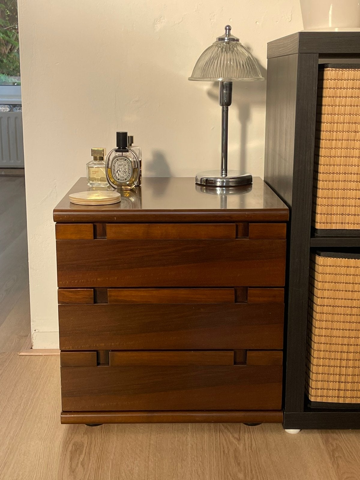 Vintage jaren ‘70 ladekast walnoot look, Huis en Inrichting, Kasten | Ladekasten, Minder dan 50 cm, Ophalen of Verzenden, Zo goed als nieuw