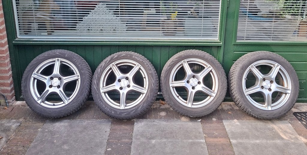 winterbanden Renault Clio 195/55 R16 87H, Auto-onderdelen, Gebruikt, Banden en Velgen, Winterbanden, 195 mm