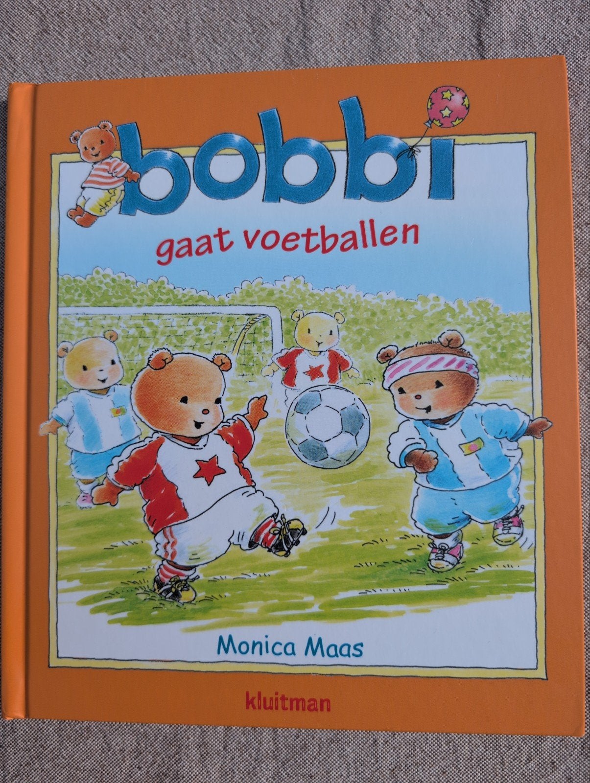 Bobbi gaat voetballen - Monica Maas (kinderboek), Boeken, Ophalen of Verzenden, Gelezen, Monica Maas, 2 tot 3 jaar