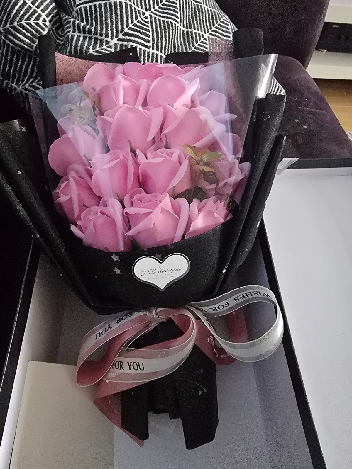 Roze rozen boeket in geschenkdoos - Zeepbloemen, Verzenden, Nieuw, Roze, Overige materialen