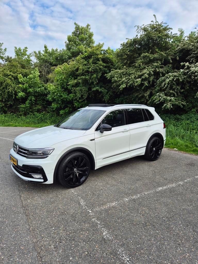 Volkswagen Tiguan 2.0TSI 132KW/180PK DSG PANO 2016 Wit, Auto's, Volkswagen, Automaat, 4 cilinders, 1984 cc, 179 pk