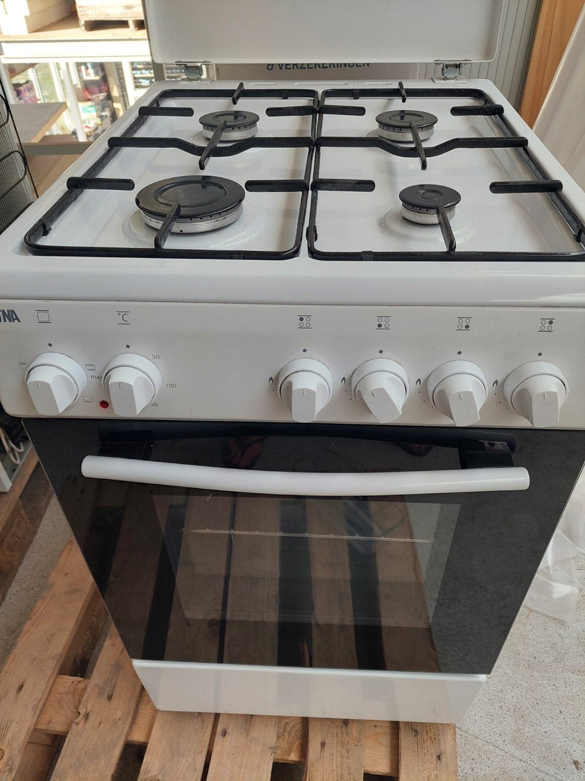 Etna Vrijstaand Gasfornuis met Oven, Witgoed en Apparatuur, Fornuizen, Ophalen, 4 kookzones, Zo goed als nieuw, Gas