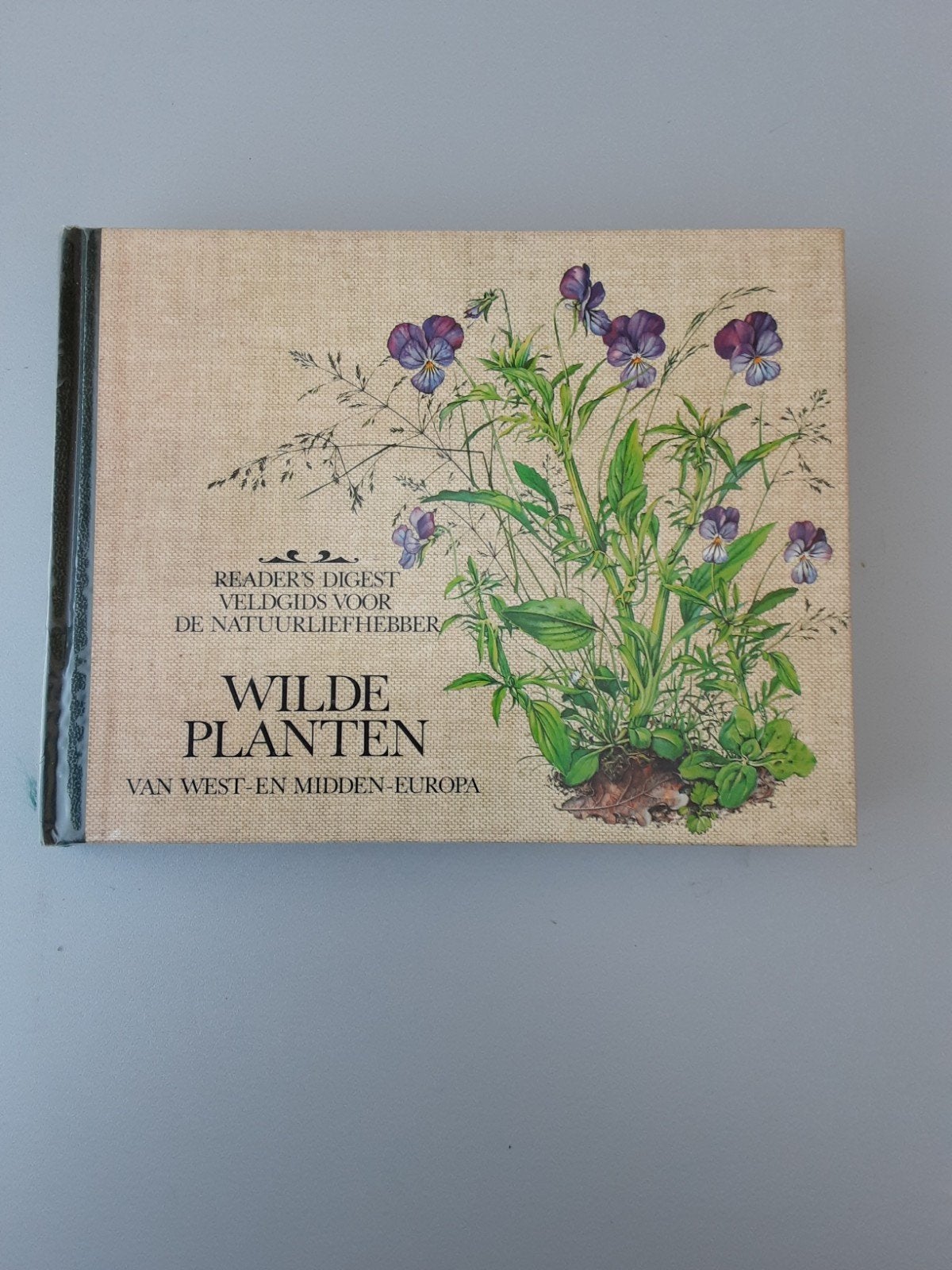 Reader's Digest Veldgids Wilde Planten West- en Midden-Europ, Hobby en Vrije tijd, Scrapbooking, Ophalen of Verzenden, Album of Boek