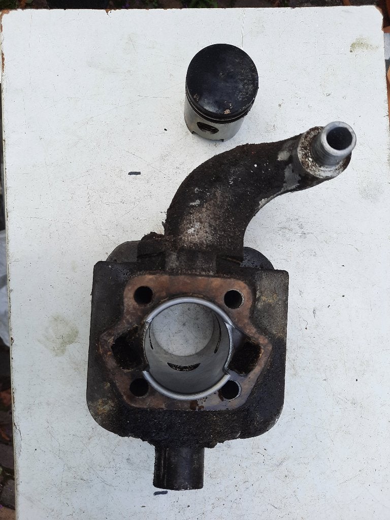 hele mooie originele bromfiets mahle cilinder + mahle zuiger, Ophalen, Gebruikt, Cilinder