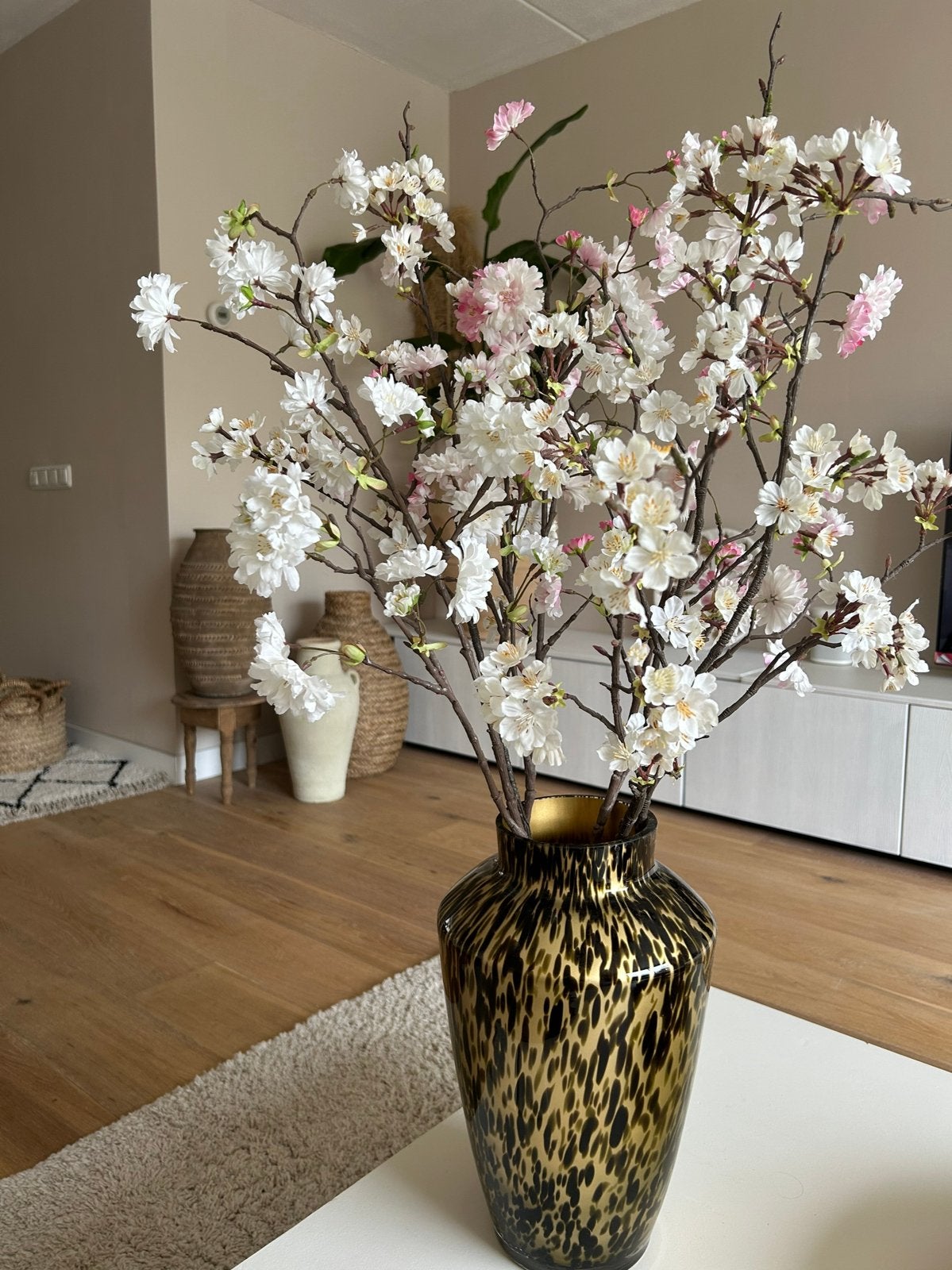Kunstbloemen met vaas, Ophalen, Zo goed als nieuw