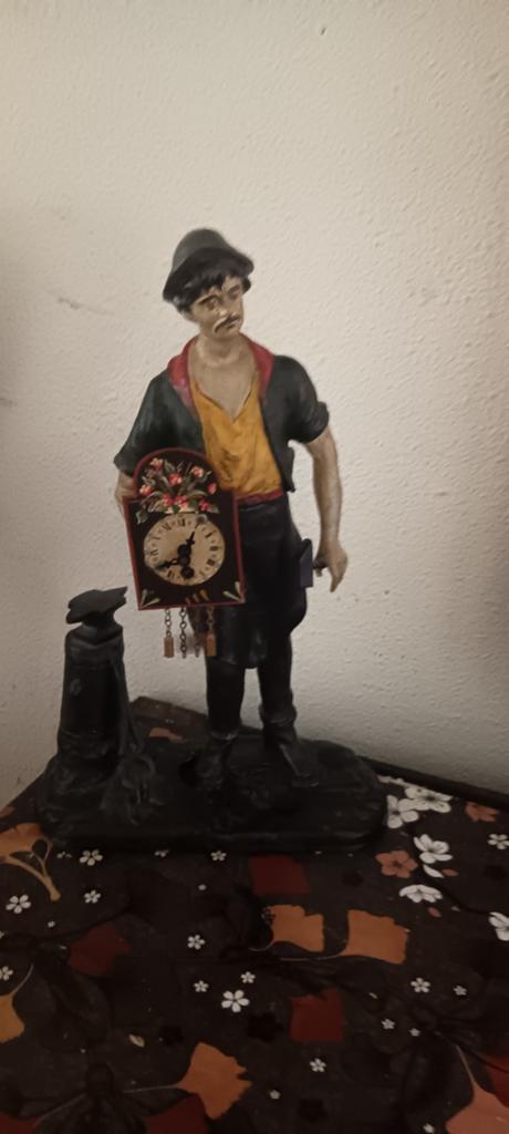 Te koop klokkenmannetje met schade zie foto, Ophalen