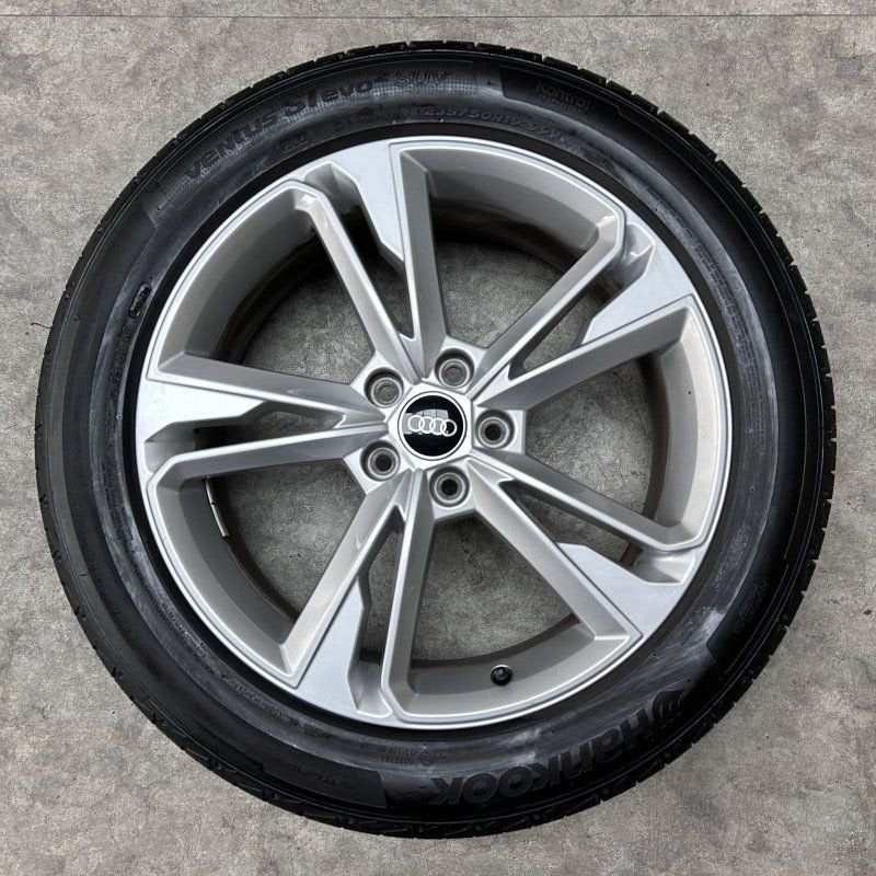 19 inch originele velgen + zomerbanden Audi Q3 83A601025M, Auto-onderdelen, Banden en Velgen, 19 inch, Gebruikt, -, -