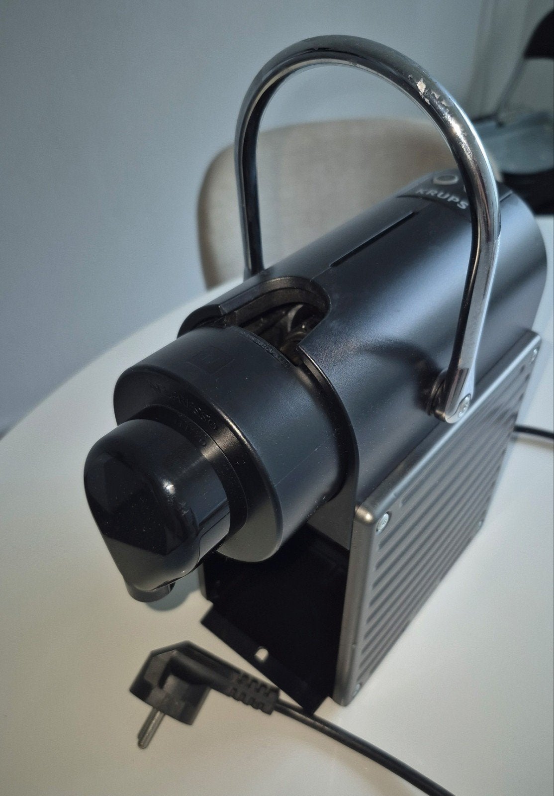 Nespresso pixie electric titanium te koop, Ophalen, Gebruikt, Koffiemachine, 1 kopje