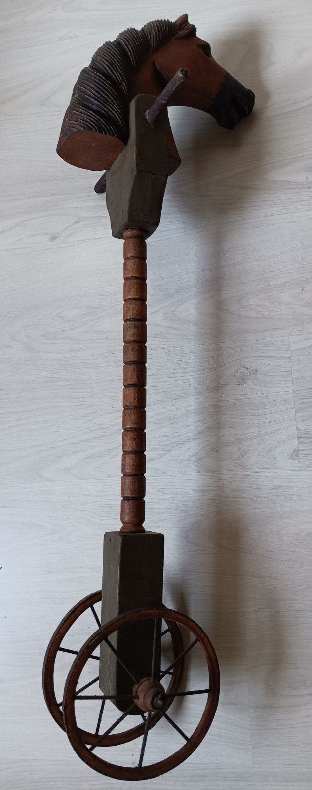 vintage houten stokpaard op wielen, Antiek en Kunst, Ophalen