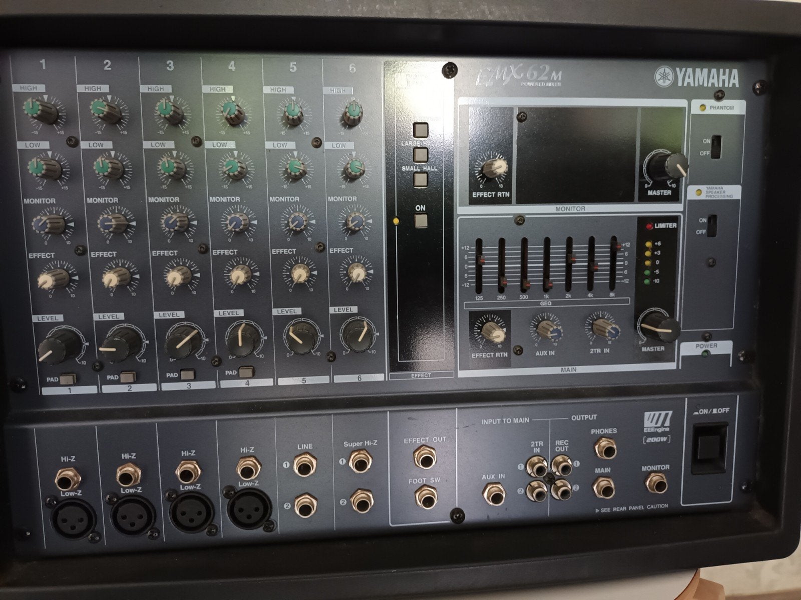 Yamaha EMX62M Powered Mixer - Compacte Mengtafel, Ophalen, Gebruikt, Minder dan 5 kanalen, Microfooningang