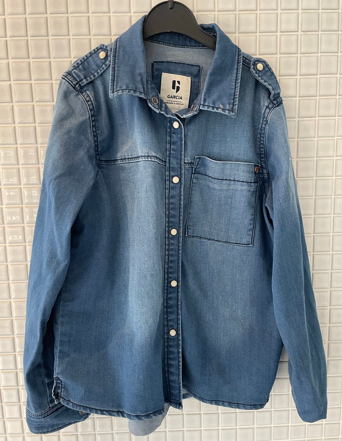 Garcia denim overhemd Maat 128, Verzenden, Nieuw, Jongen, Overhemd of Blouse