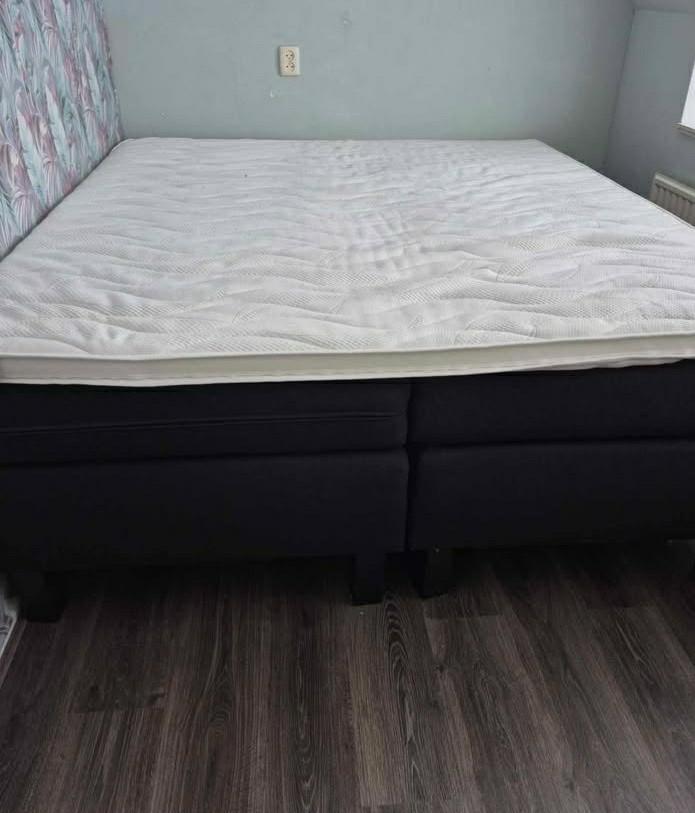 Bezorging is mogelijk 180x200 inzgs karlsson boxspring bed, Gebruikt, Tweepersoons, Ophalen of Verzenden, 180 cm