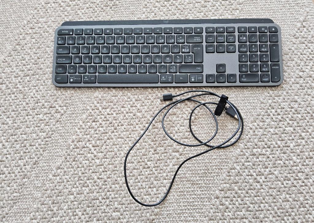 Logitech MX Keys S - Draadloos Toetsenbord - AZERTY, Computers en Software, Ophalen, Azerty, Zo goed als nieuw, Draadloos