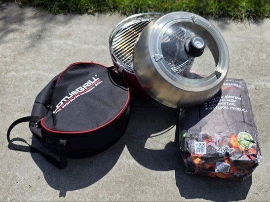 LotusGrill Classic met deksel, nieuwe kolen en fonduepan, Ophalen, Gebruikt, Lotus Grill, Met accessoires