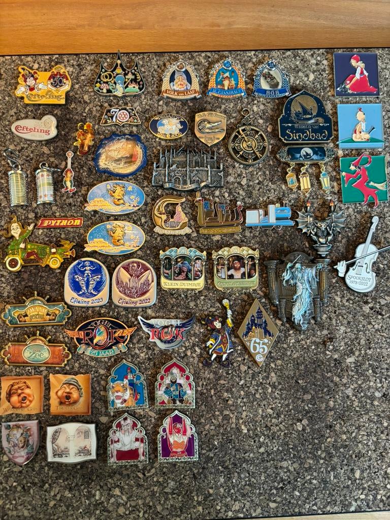 Efteling pins allerlei verschillende soorten, veel zeldzame!, Verzamelen, Efteling, Ophalen of Verzenden, Nieuw, Button of Speldje