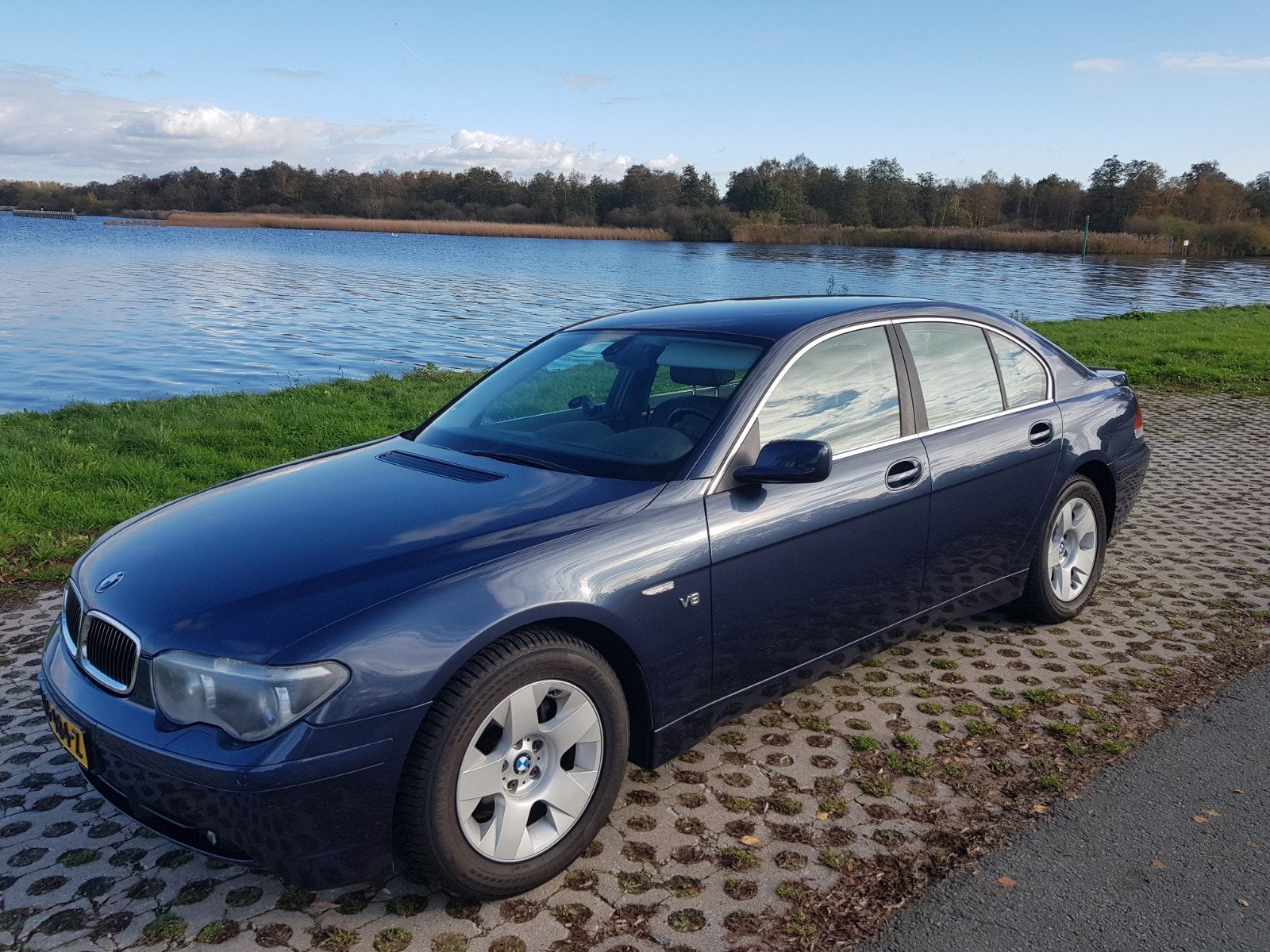 Aangeboden Privé Chauffeur en Persoon beveiliger.