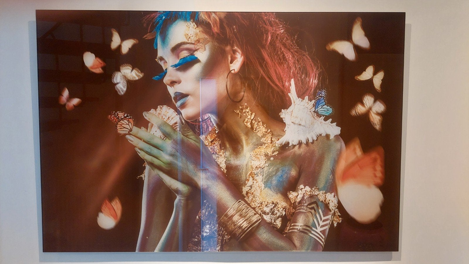Schilderij op glas - Vrouw met vlinders (120x80 cm), Ophalen, Zo goed als nieuw, Overige onderwerpen