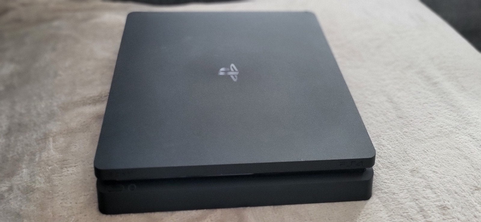 Sony PlayStation 4 Slim 500GB met controller Under control, 500 GB, Ophalen of Verzenden, Zo goed als nieuw, Met 1 controller