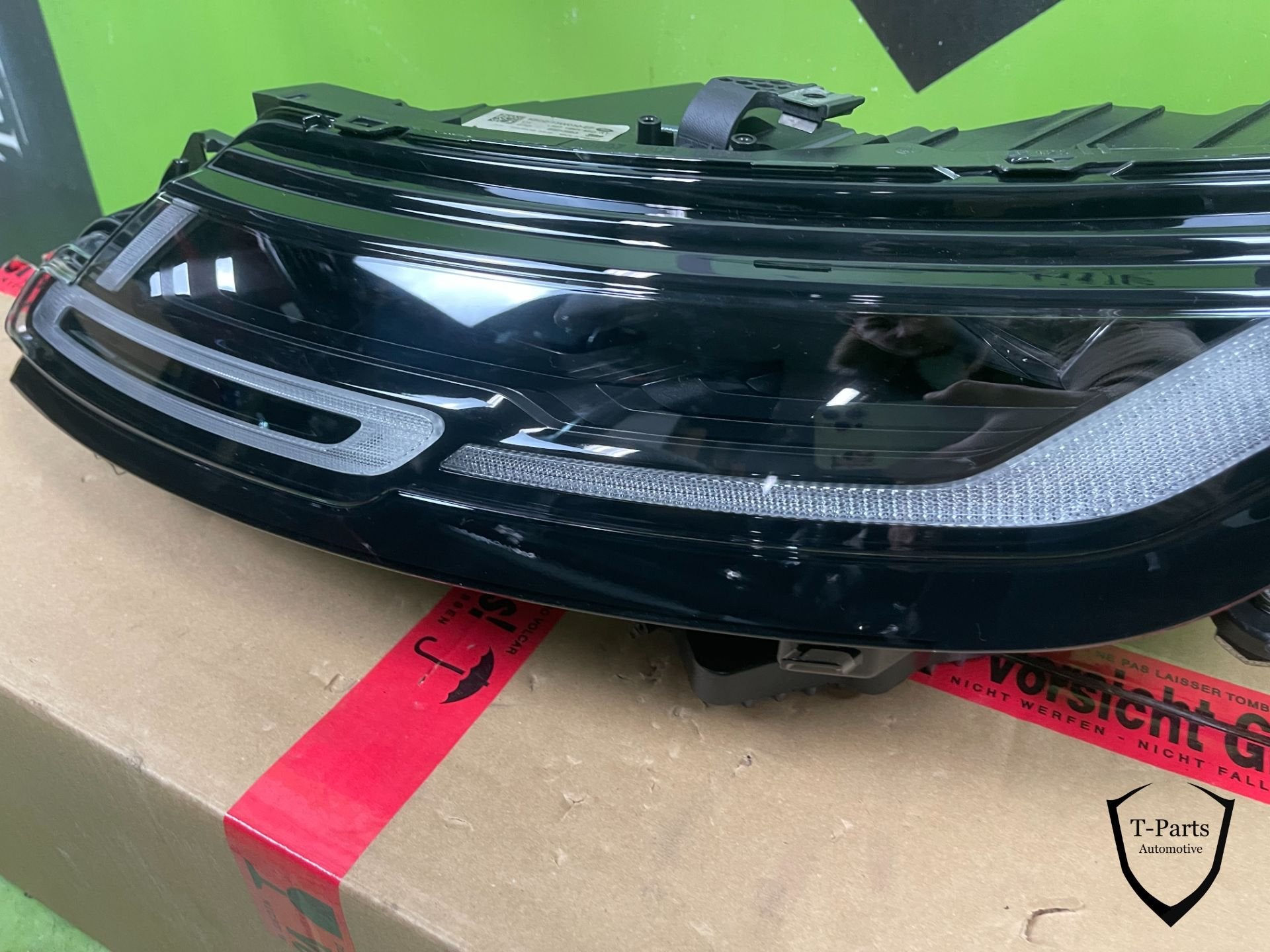 land rover RANGE ROVER EVOQUE koplamp links k8d213w030, Auto-onderdelen, Info@fabrikant.eu, Fabrikantstraat 1
1000 AA  Amsterdam, NL