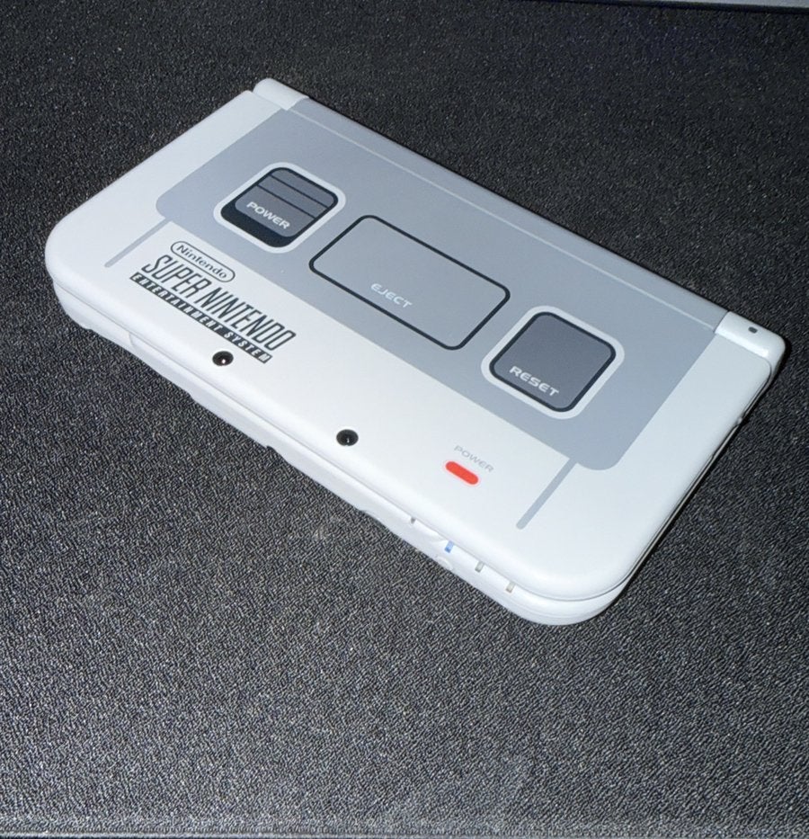 Nintendo 3DS XL SNES, Spelcomputers en Games, Spelcomputers | Nintendo 2DS en 3DS, Ophalen of Verzenden, Zo goed als nieuw, Wit
