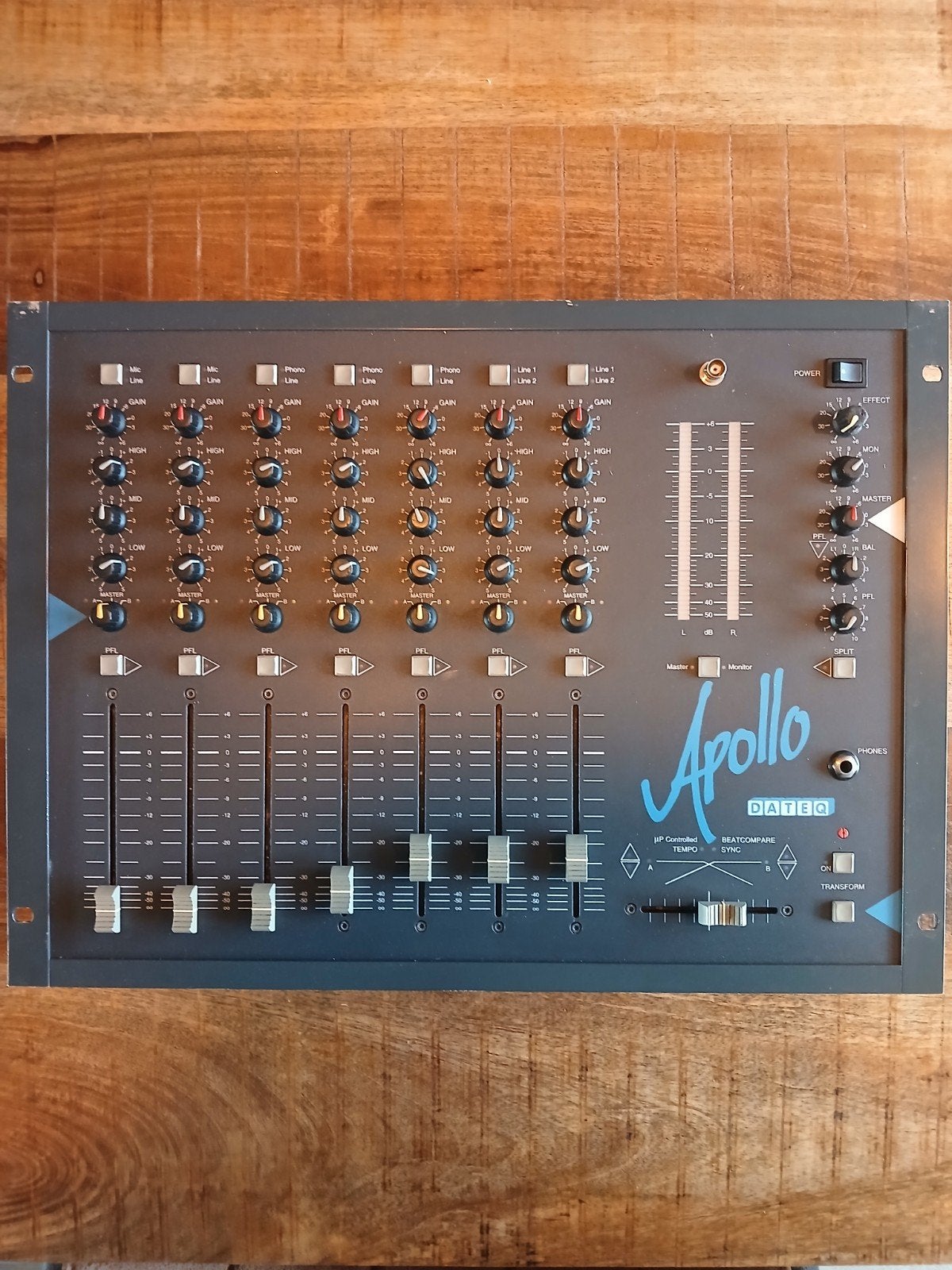 Dateq Apollo DJ Mixer - mengpaneel zeer netjes, Ophalen of Verzenden, Gebruikt, 5 tot 10 kanalen, Microfooningang