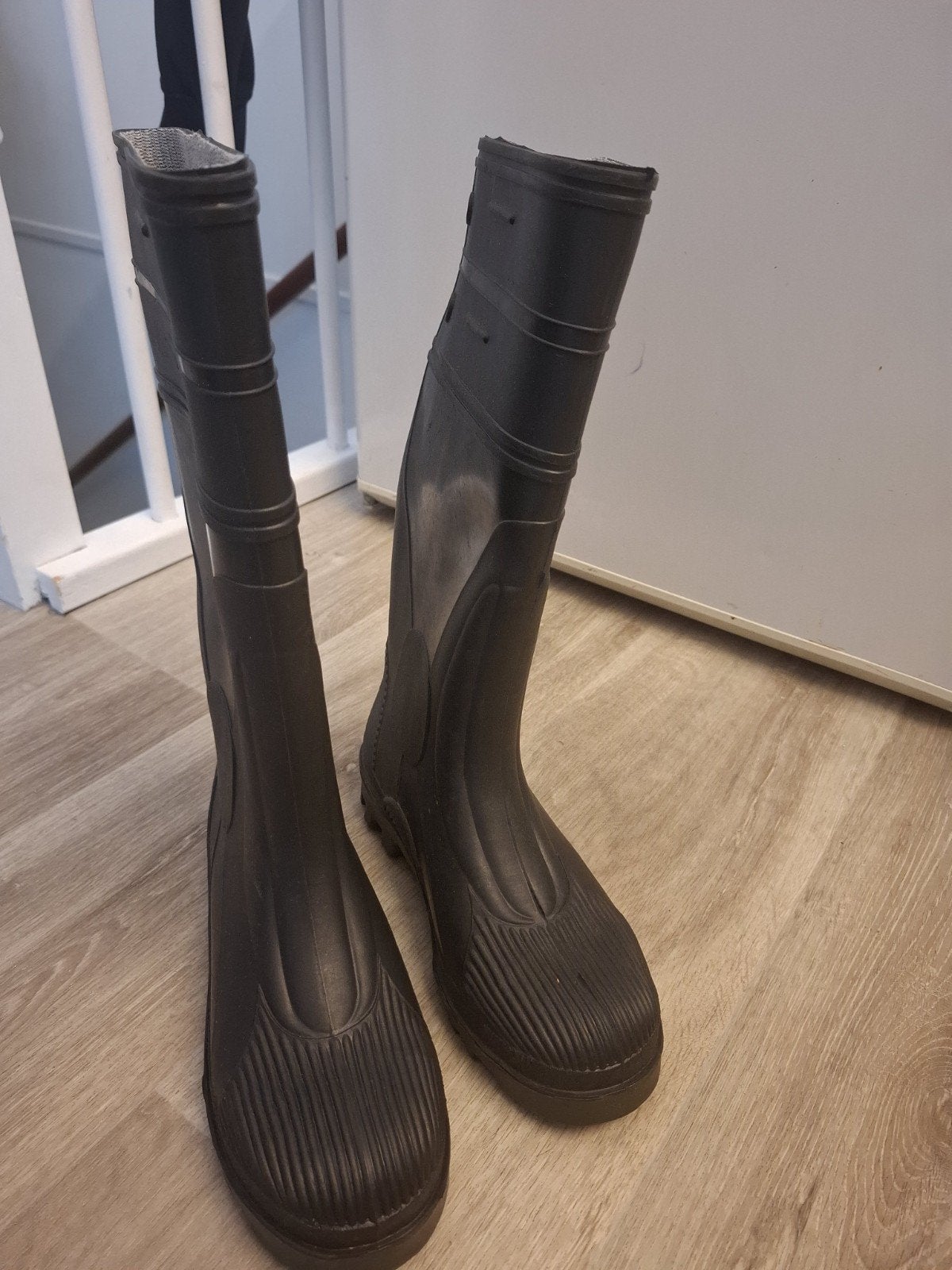 Zwarte stalen neus regenlaarzen, maat 38, zgan werklaarzen, Kleding | Dames, Schoenen, Ophalen of Verzenden, Zo goed als nieuw