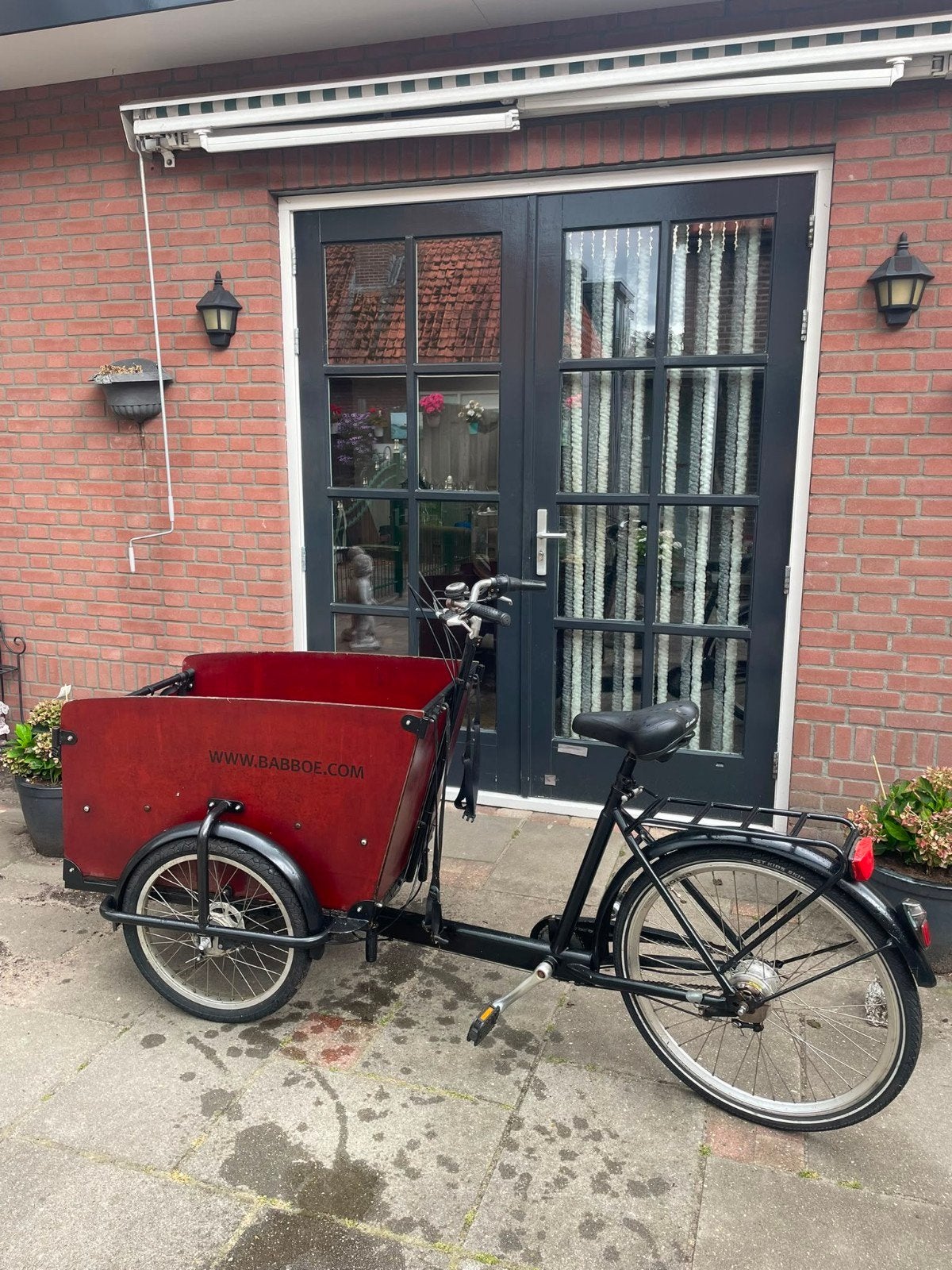 Hippe babboe bakfiets zwart met bruine bak 28 inch, Ophalen, Gebruikt, 4 kinderen of meer